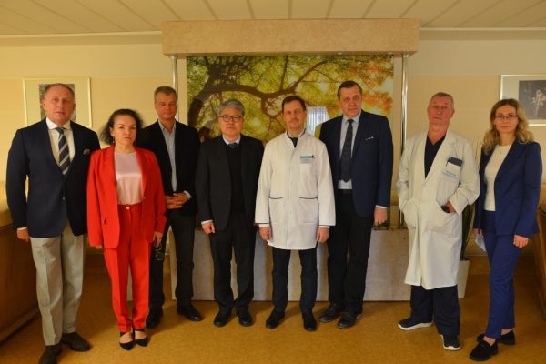 ef17ce80-a305-4e30-a057-7ea1fba4308a